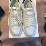 Giày Thể Thao Nam Calvin Klein trắng đen