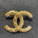 Châm cài áo chanel mạ vàng