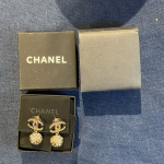 Bông chanel chân châu mạ vàng