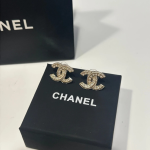 bông tai Chanel coco