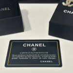 bông tai Chanel coco