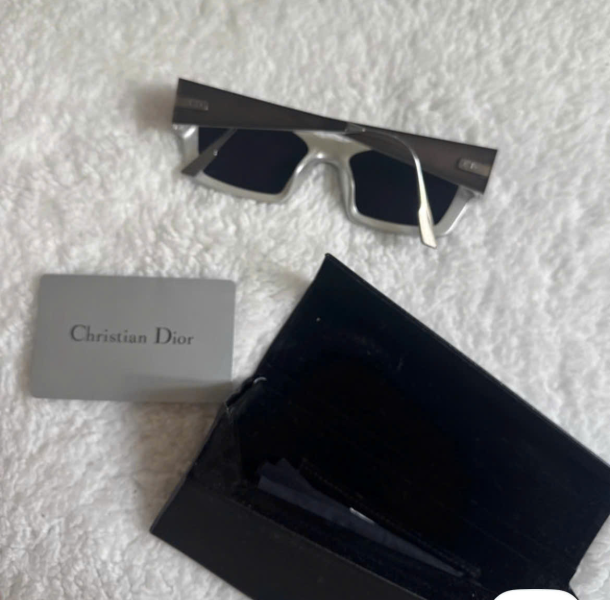 mắt kiếng đen DIOR