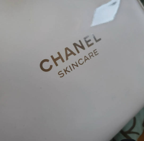 mini túi chanel đựng đồ trang điểm
